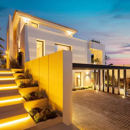 Villa Vacation I The Nicklaus Villa, Glistening Heated Pool, Hot Tub, Room, Golf Valley, 5 Min Puerto Banus *