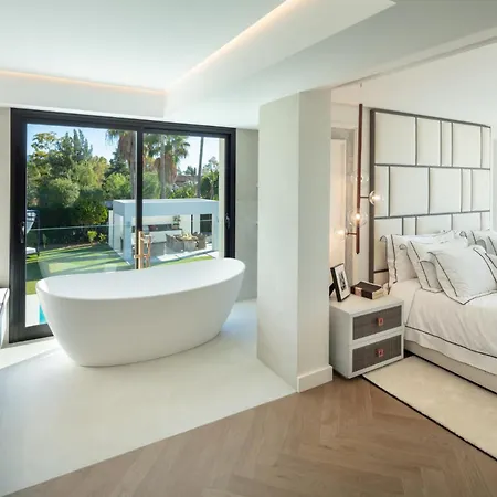Villa Vacation I The Nicklaus Villa, Glistening Heated Pool, Hot Tub, Room, Golf Valley, 5 Min Puerto Banus