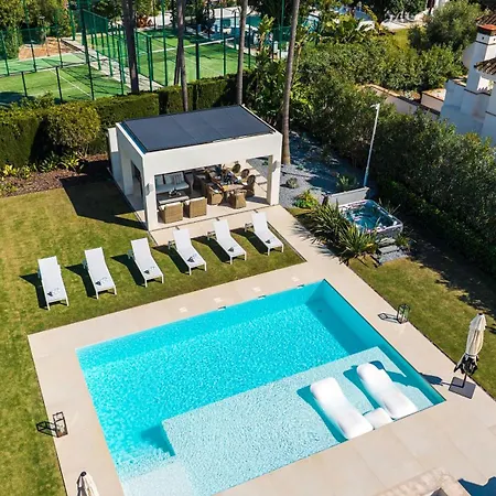 Vacation I The Nicklaus Villa, Glistening Heated Pool, Hot Tub, Room, Golf Valley, 5 Min Puerto Banus Villa Marbella