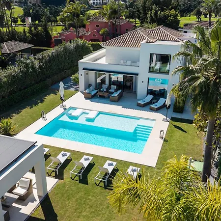 Villa Vacation I The Nicklaus Villa, Glistening Heated Pool, Hot Tub, Room, Golf Valley, 5 Min Puerto Banus *