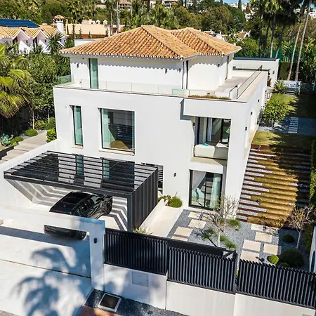 Vacation I The Nicklaus Villa, Glistening Heated Pool, Hot Tub, Room, Golf Valley, 5 Min Puerto Banus Villa Marbella